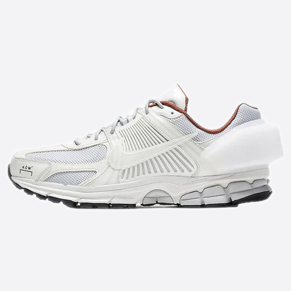 어콜드월 x 나이키 줌 보메로 5 세일 AT3152-100